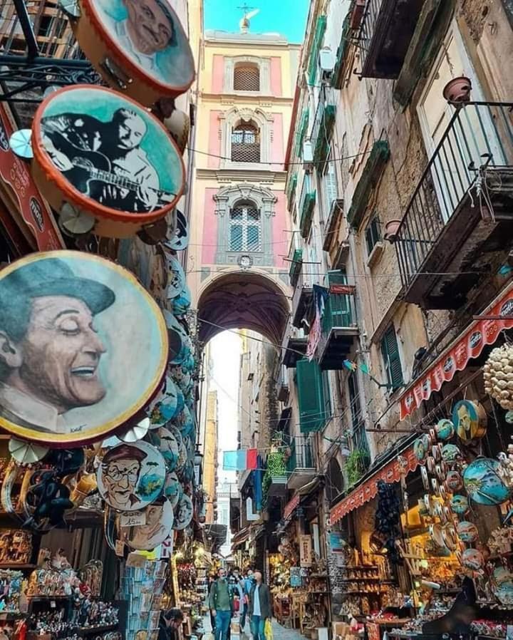 شقة Napoli Centro Storico Un Passo Da San Gennaro المظهر الخارجي الصورة