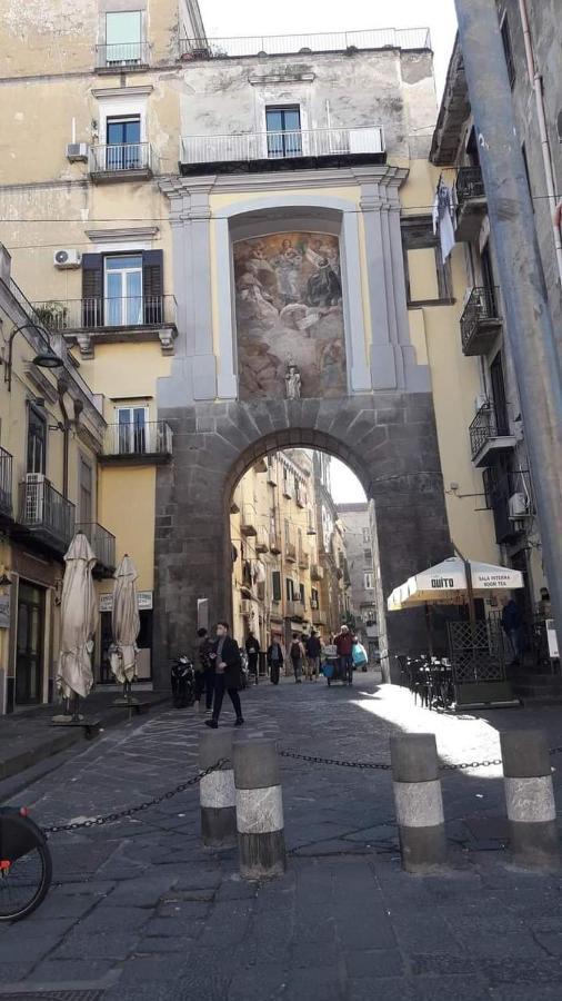 شقة Napoli Centro Storico Un Passo Da San Gennaro المظهر الخارجي الصورة