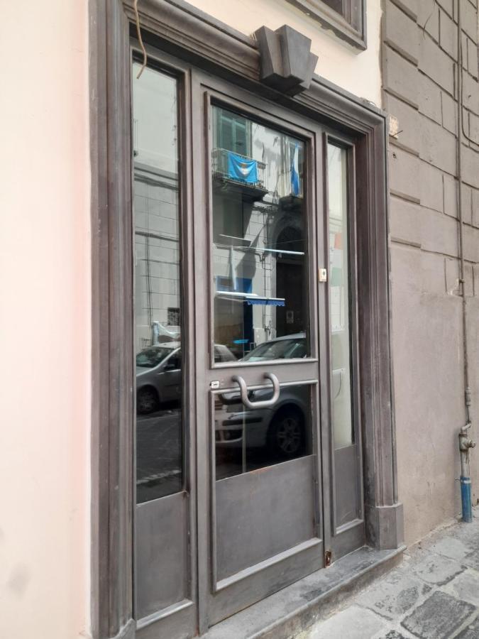 شقة Napoli Centro Storico Un Passo Da San Gennaro المظهر الخارجي الصورة