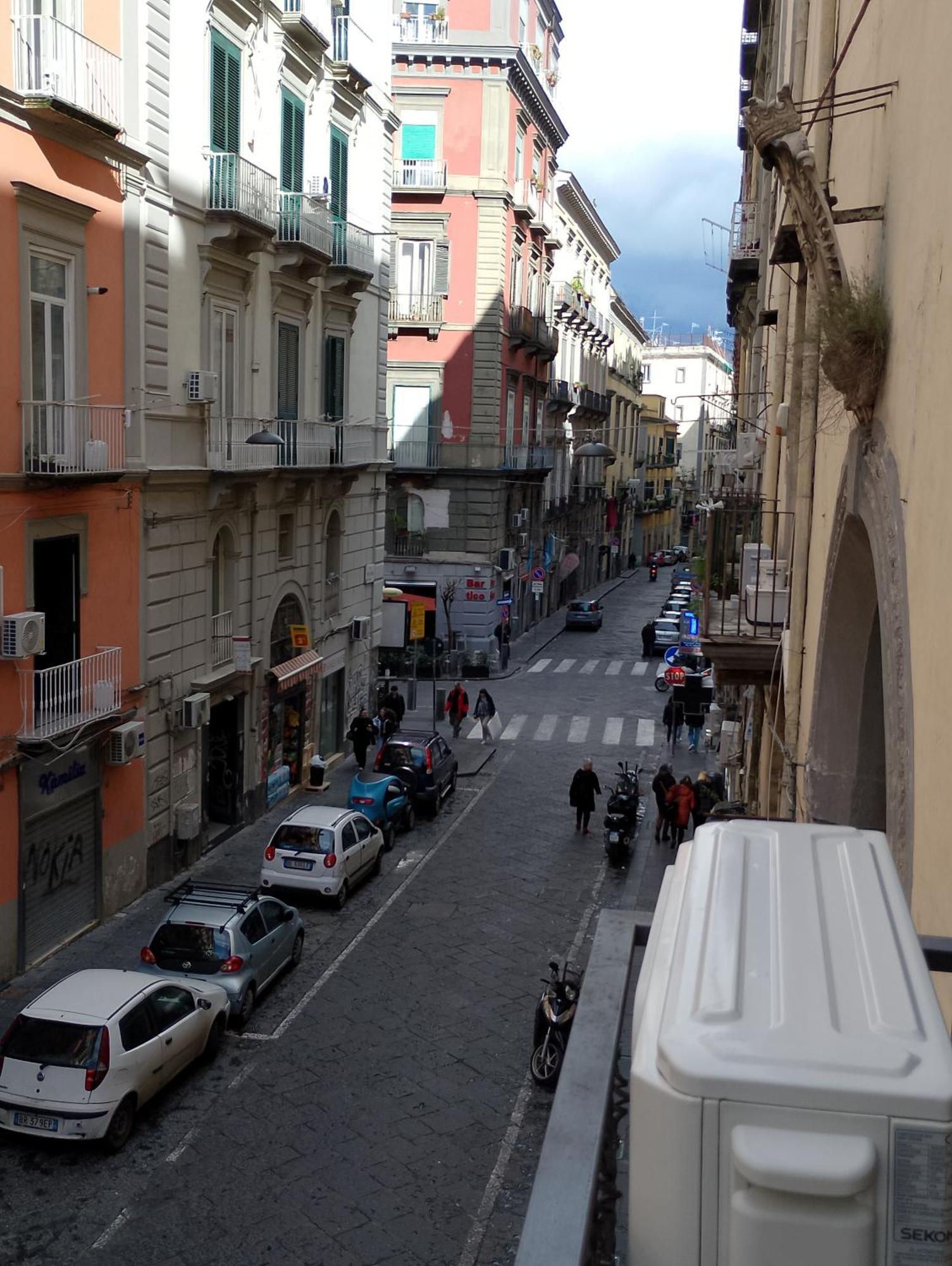 شقة Napoli Centro Storico Un Passo Da San Gennaro المظهر الخارجي الصورة